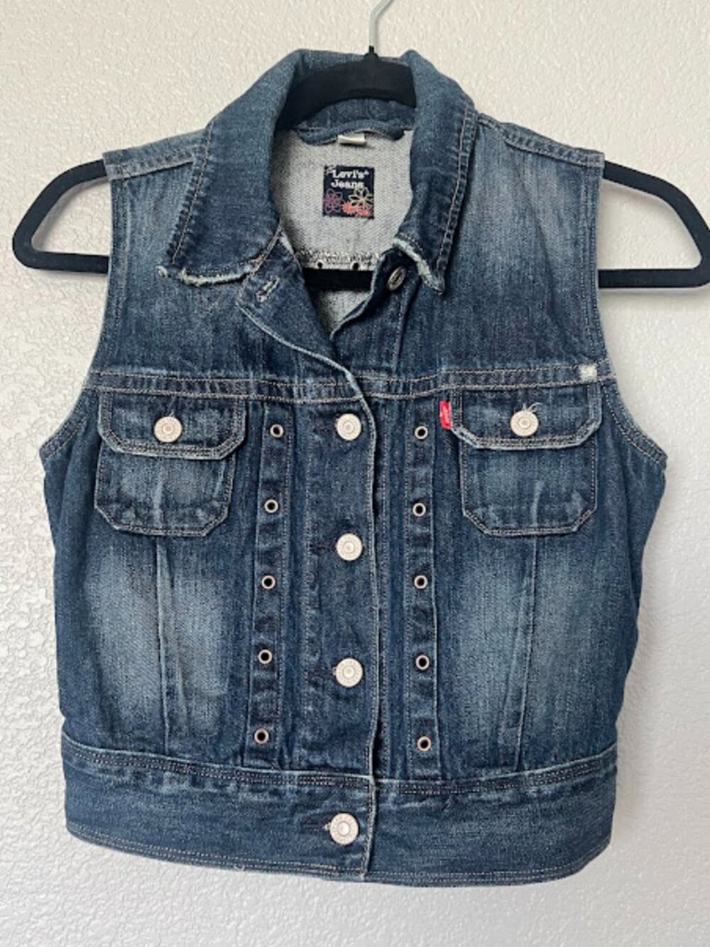 VTG Y2K Levi’s Blue Dark Wash Silver Studs Western Denim Jean Vest Top Size XS